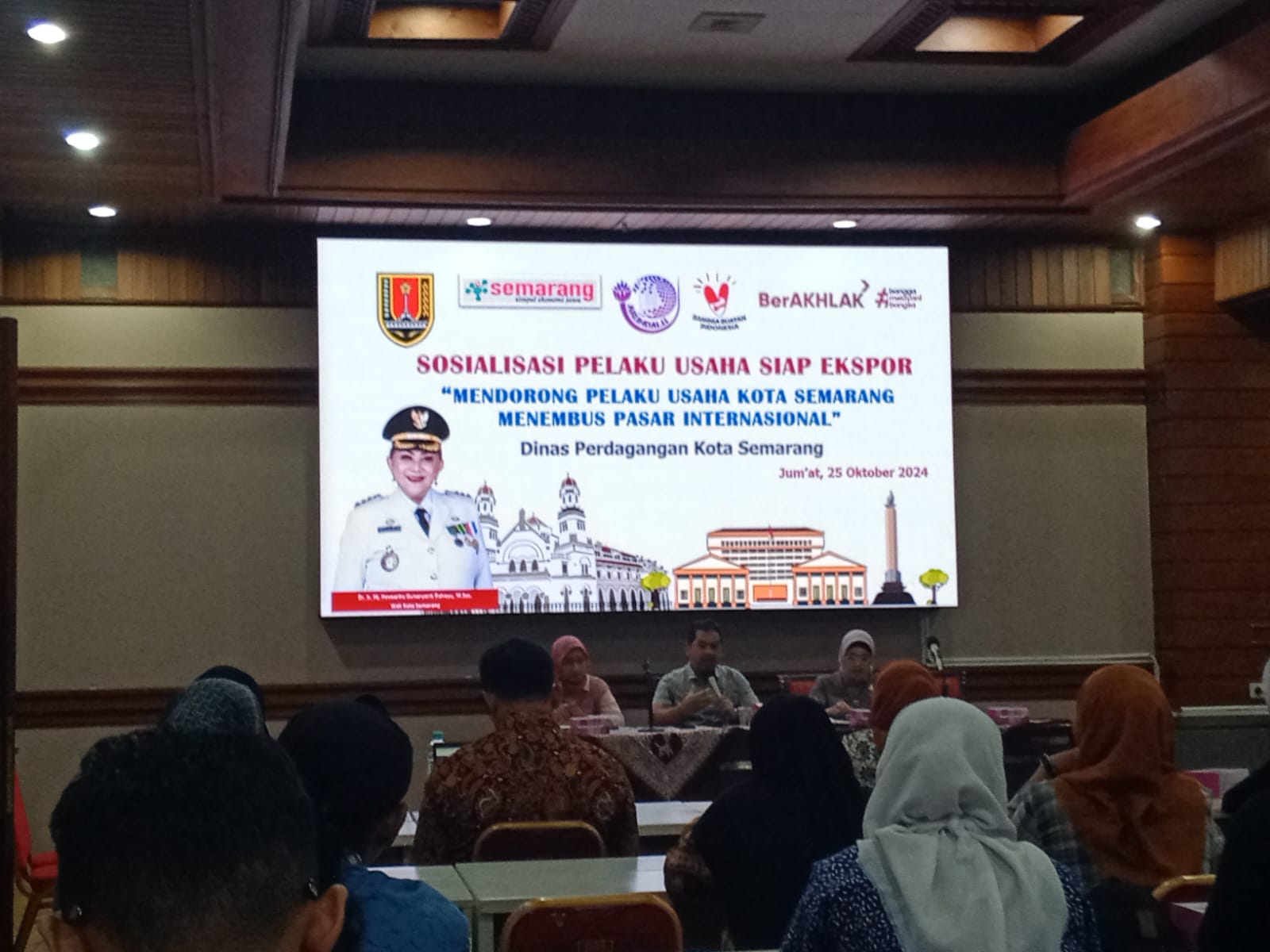 DISKOMINFO Kota Semarang Hadiri Sosialisasi "Pelaku Usaha Siap Ekspor"